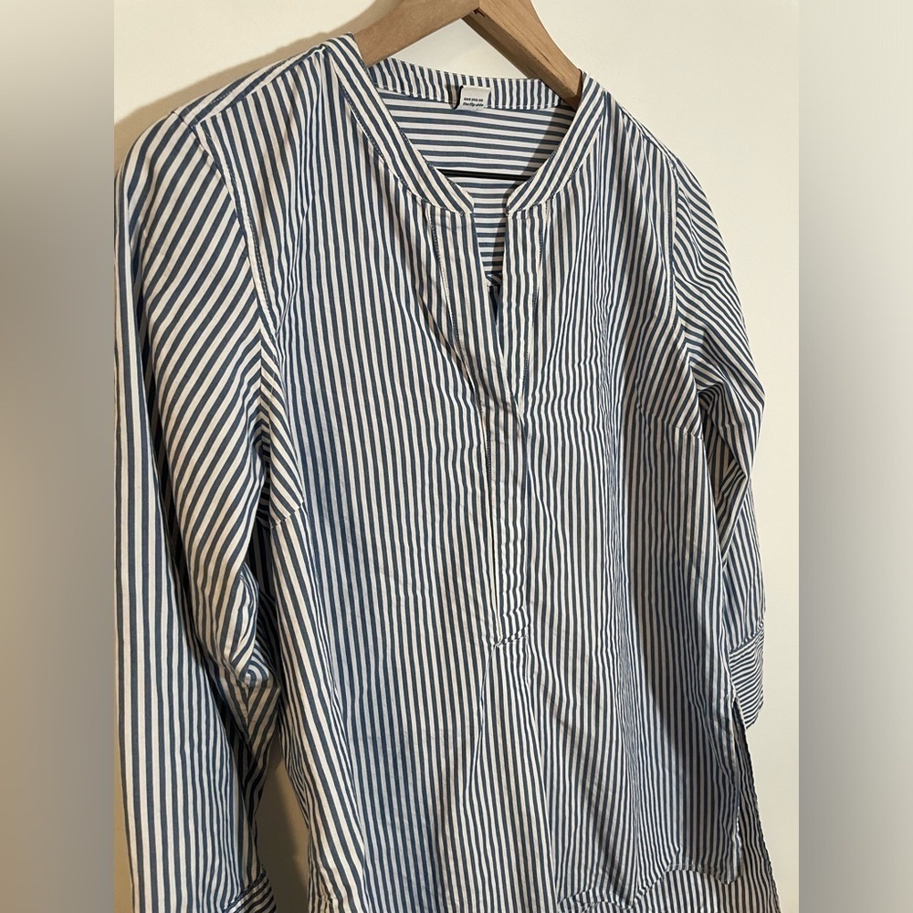Old Navy Women’s Blouse Blue White Stripe Button Woven Tunic Size Medium - Picture 3 of 10